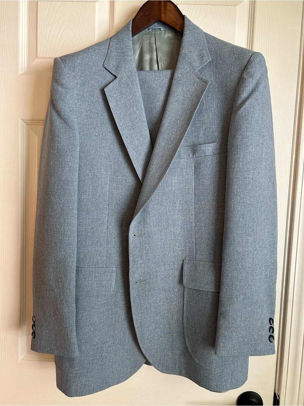 Classic Men's Light-Blue Suit - Tailored Single-Breasted Jacket and Pants